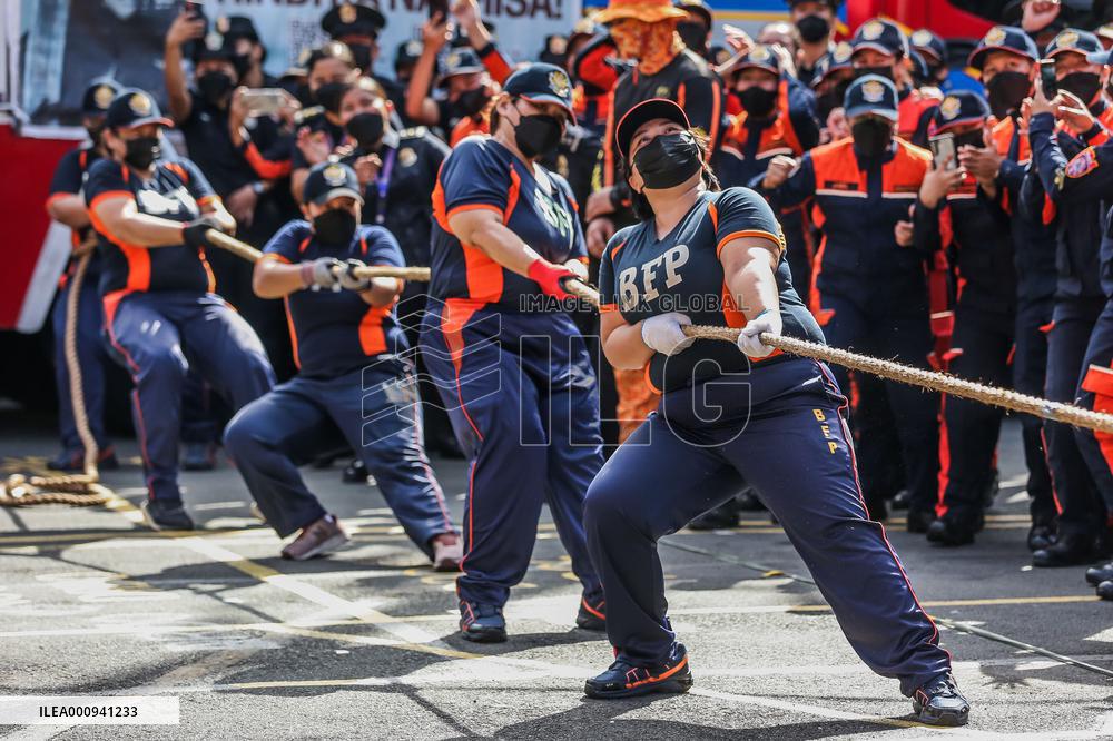 PHILIPPINES-QUEZON CITY-WOMEN FIREFIGHTERS-SKILLS OLYMPICS