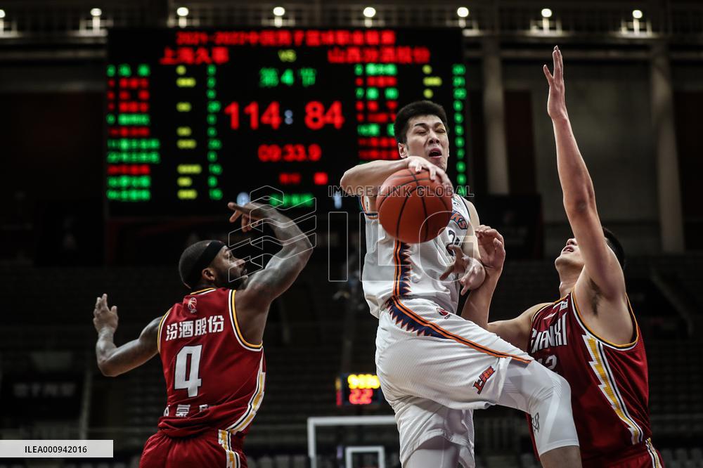 (SP)CHINA-SHENYANG-BASKETBALL-CBA LEAGUE-SHANXI LOONGS VS SHANGHAI SHARKS (CN)