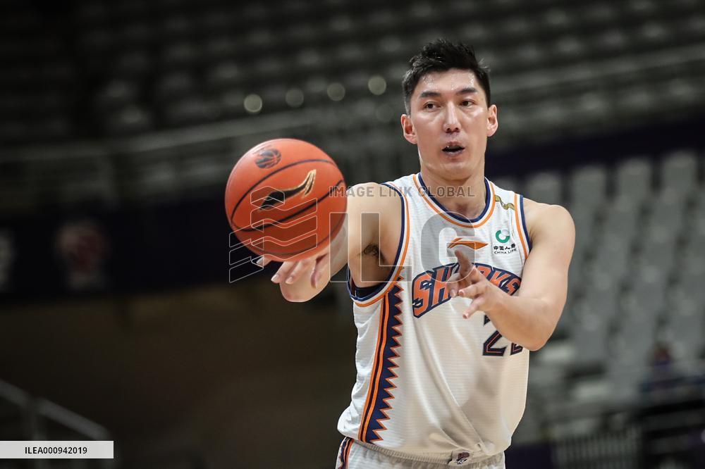 (SP)CHINA-SHENYANG-BASKETBALL-CBA LEAGUE-SHANXI LOONGS VS SHANGHAI SHARKS (CN)