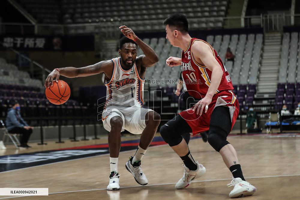(SP)CHINA-SHENYANG-BASKETBALL-CBA LEAGUE-SHANXI LOONGS VS SHANGHAI SHARKS (CN)