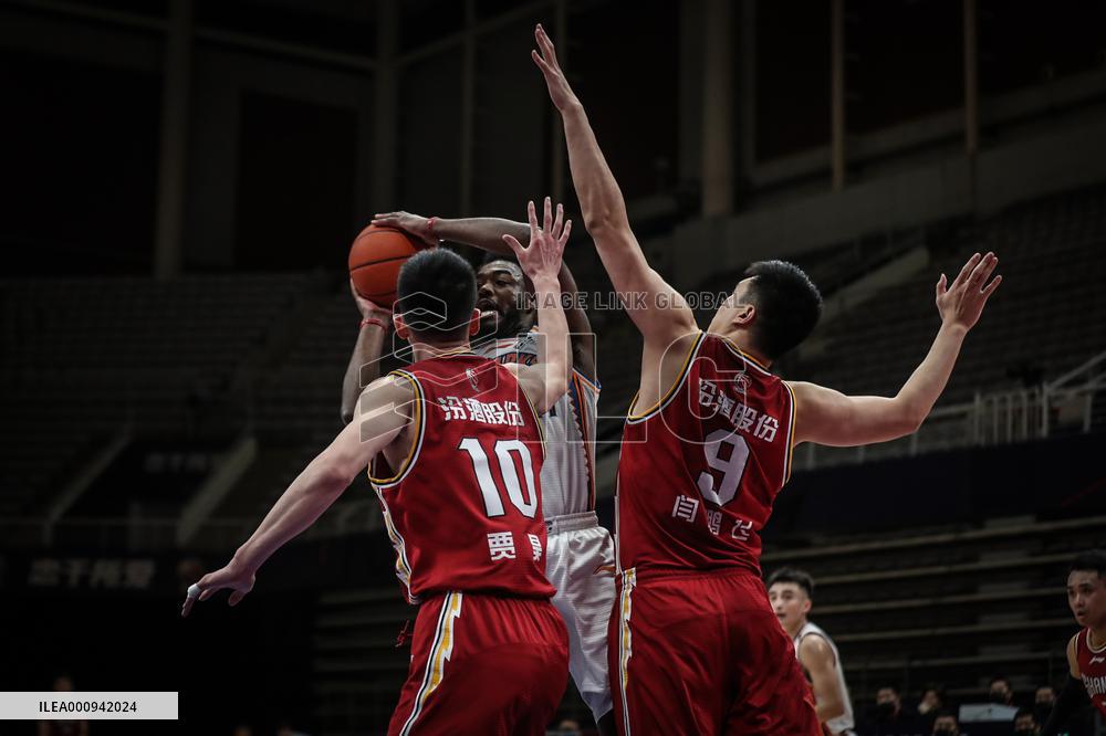 (SP)CHINA-SHENYANG-BASKETBALL-CBA LEAGUE-SHANXI LOONGS VS SHANGHAI SHARKS (CN)