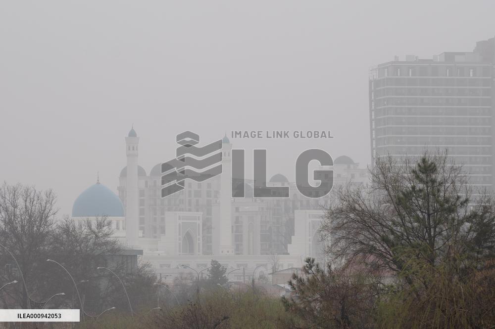 UZBEKISTAN-TASHKENT-FOG