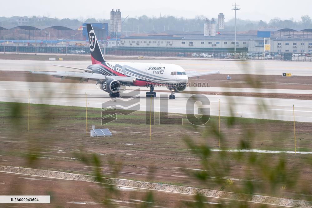 CHINA-HUBEI-CARGO AIRPORT-TEST FLIGHT (CN)