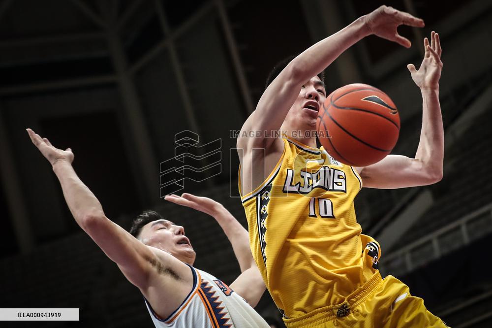 (SP)CHINA-SHENYANG-BASKETBALL-CBA LEAGUE-ZHEJIANG LIONS VS SHANGHAI SHARKS (CN)
