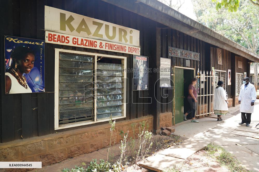 KENYA-NAIROBI-CERAMIC PRODUCT-KAZURI WORKSHOP