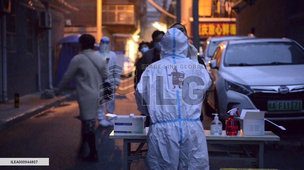 Grassroots officials in China's Xi'an work around clock amid COVID-19 resurgence