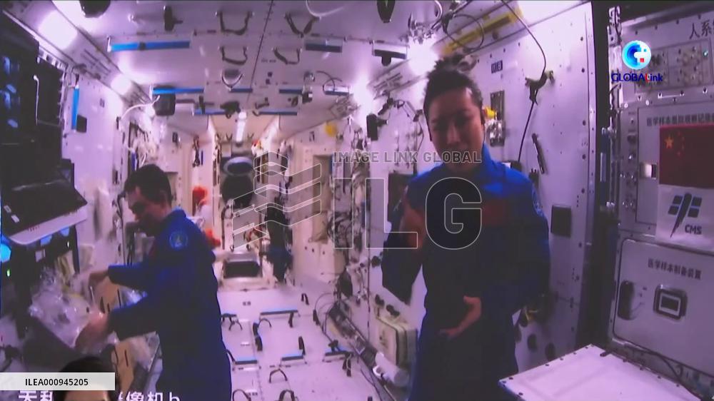 Space "liquid bridge" experiment conducted on China's space station