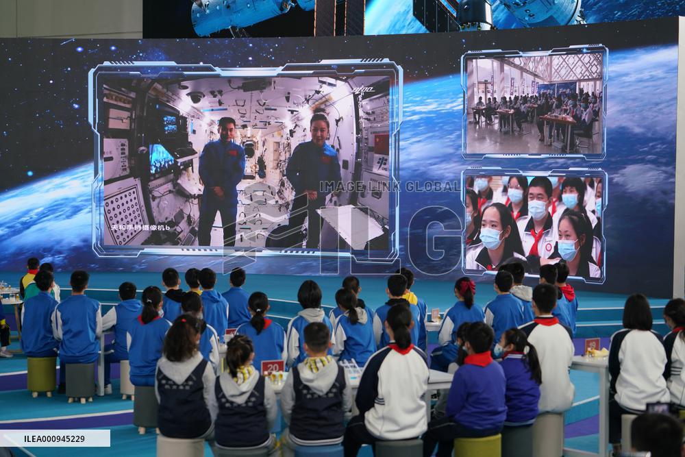 CHINA-SPACE STATION-LIVESTREAMED SCIENCE LECTURE-SECOND CLASS (CN)