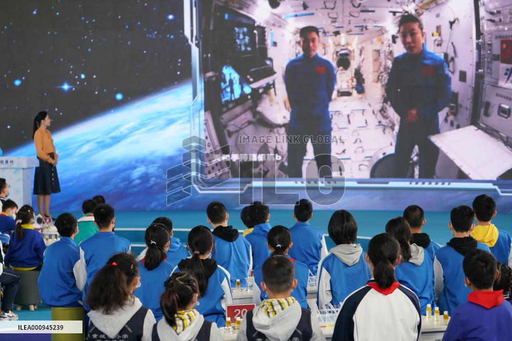 CHINA-SPACE STATION-LIVESTREAMED SCIENCE LECTURE-SECOND CLASS (CN)