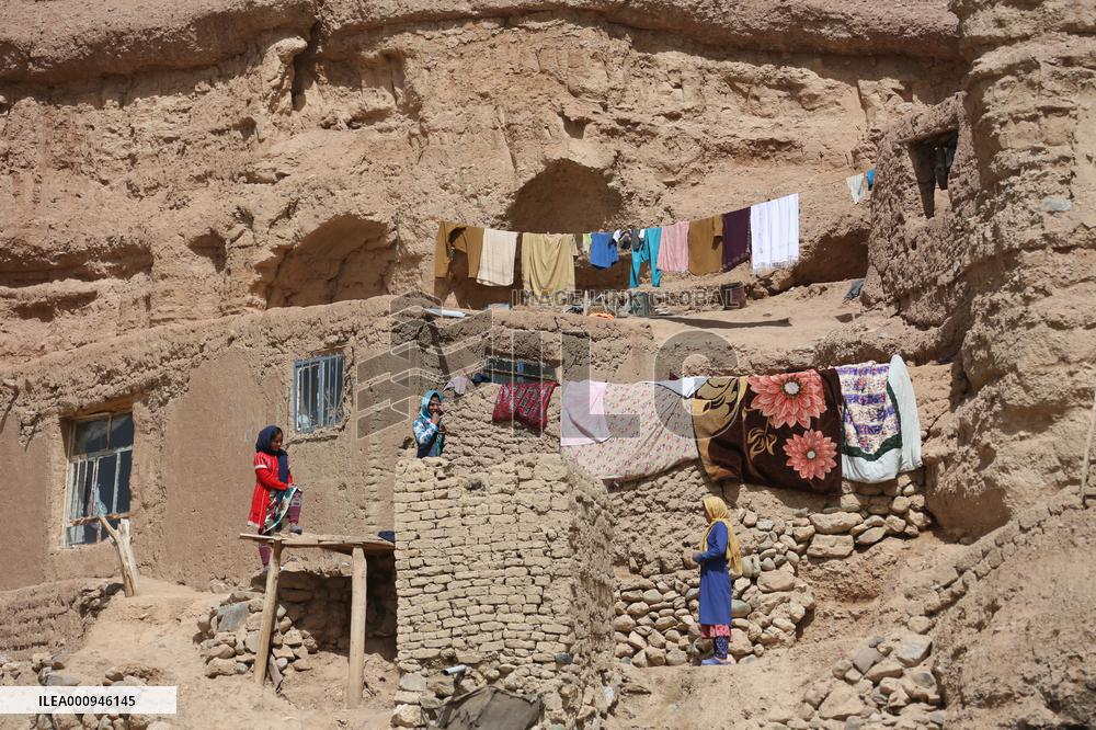AFGHANISTAN-BAMIYAN-CAVE DWELLERS