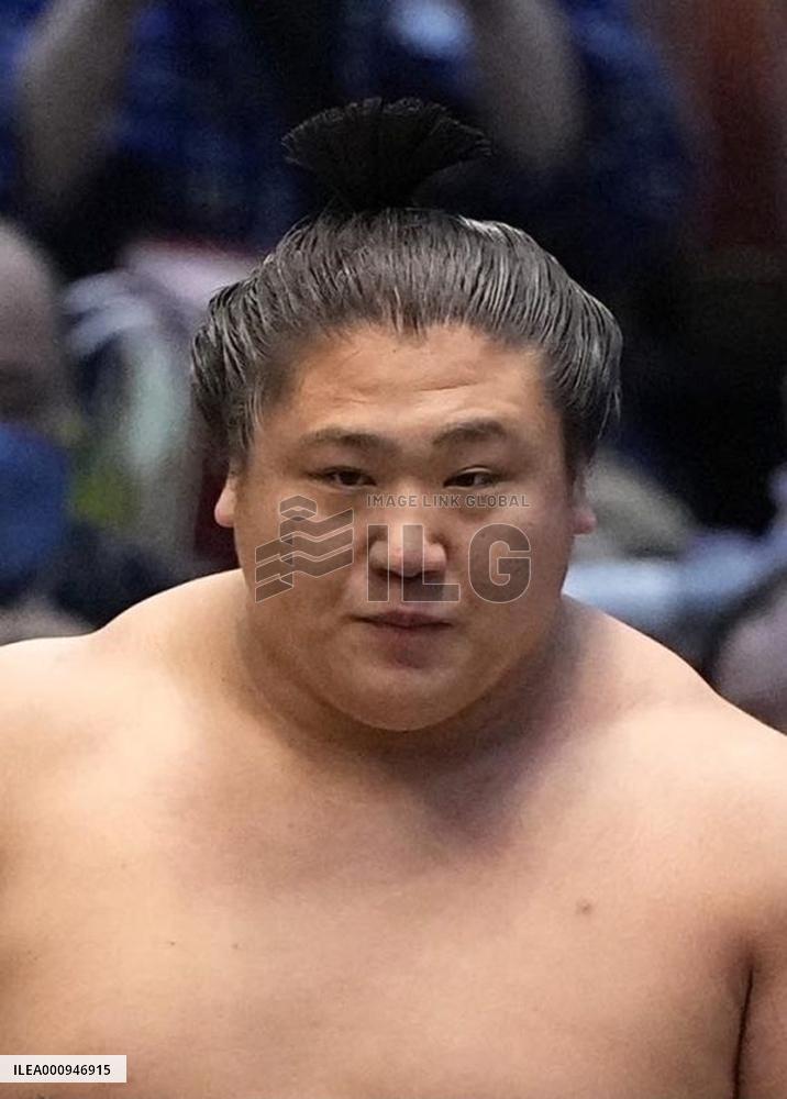 Sumo: Spring tournament winner Wakatakakage