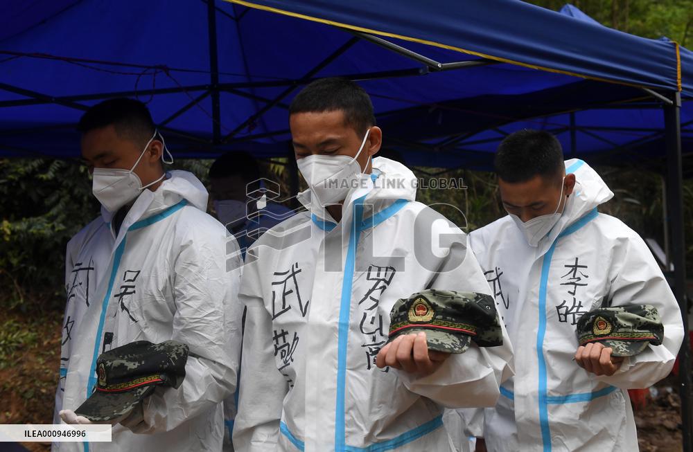 CHINA-GUANGXI-TENGXIAN-PLANE CRASH SITE-MOURNING (CN)