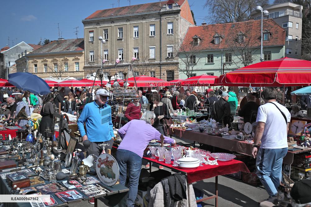 CROATIA-ZAGREB-ANTIQUES FAIR