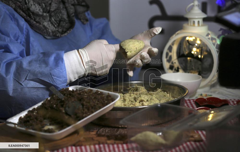 MIDEAST-GAZA-KHAN YOUNIS-RAMADAN-FOOD
