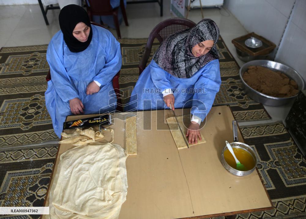 MIDEAST-GAZA-KHAN YOUNIS-RAMADAN-FOOD