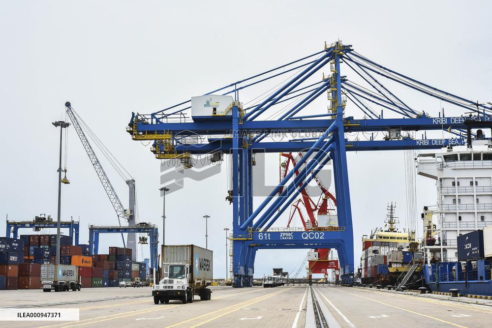 CAMEROON-KRIBI-CHINESE-BUILT-DEEP SEAPORT-ECONOMY