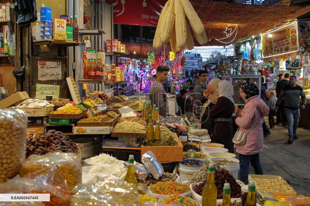 MIDEAST-GAZA CITY-RAMADAN-SHOPPING