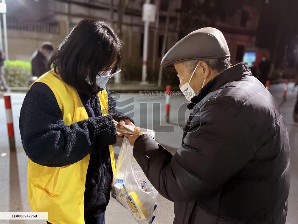 CHINA-SHANGHAI-COVID-19-COMMUNITY SERVICE (CN)