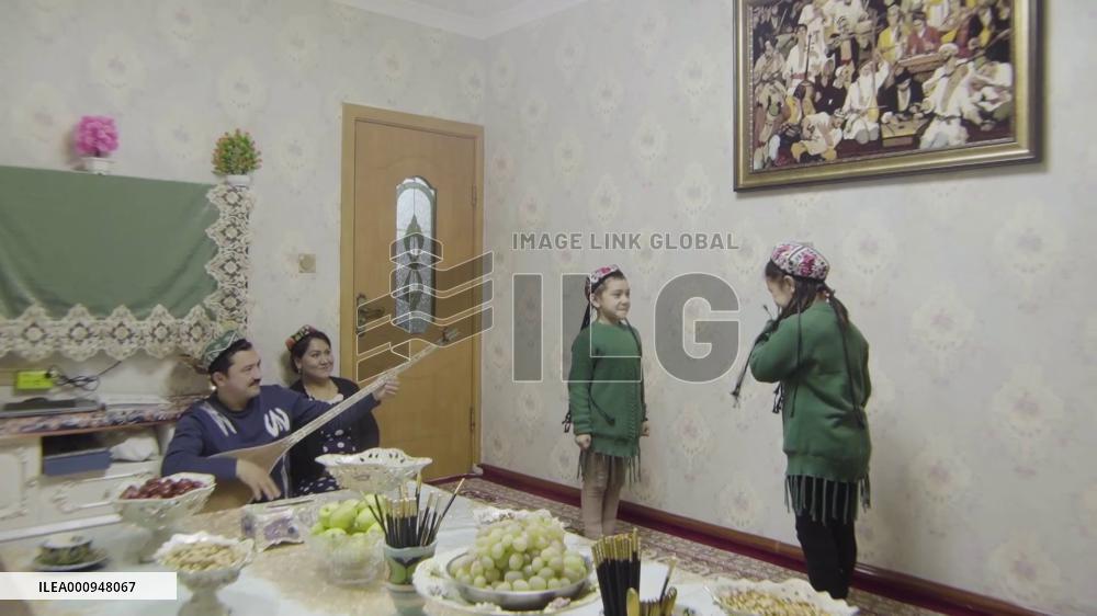 Xinjiang, My home: an inheritor of folk musical instrument