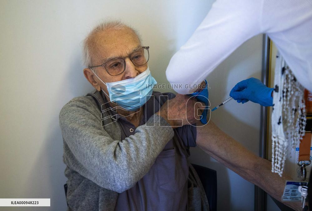 CYPRUS-NICOSIA-COVID-19-VACCINATION