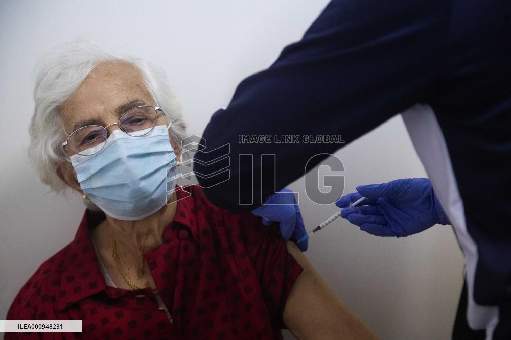CYPRUS-NICOSIA-COVID-19-VACCINATION