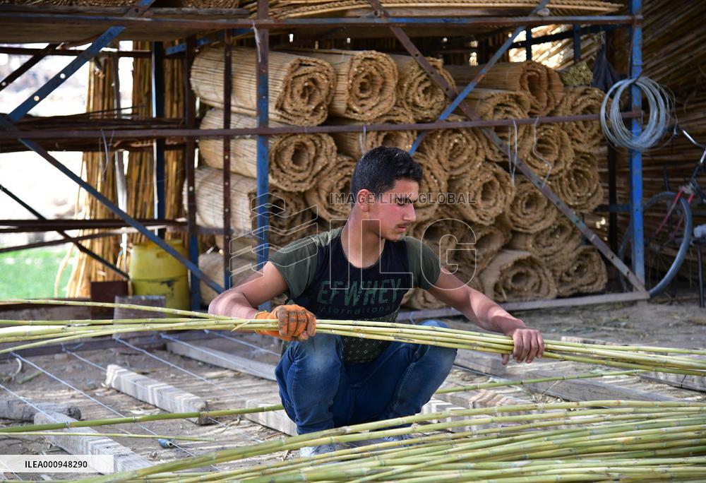 SYRIA-DAMASCUS-REEDS-CRAFT