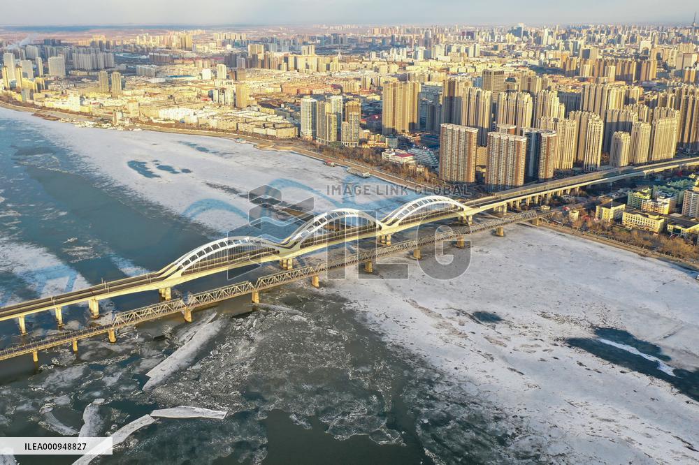 CHINA-HEILONGJIANG-RIVER-FLOWING ICE (CN)