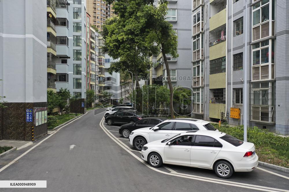 CHINA-CHONGQING-RESIDENTIAL COMMUNITY-PARKING (CN)