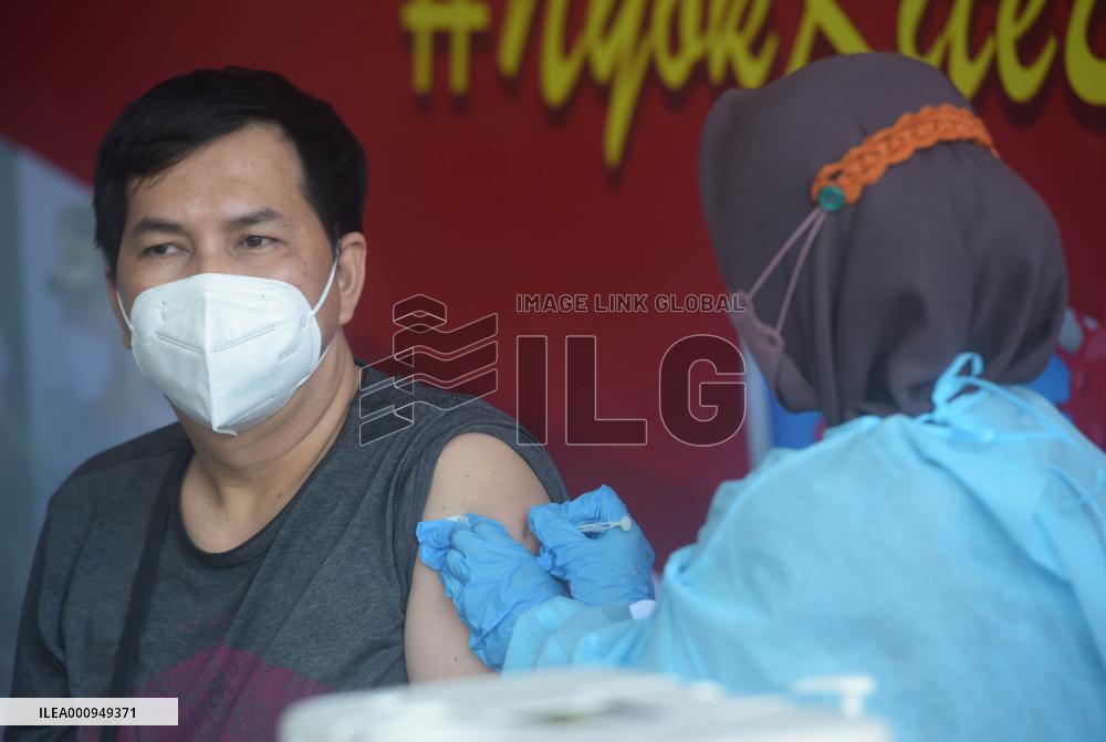 INDONESIA-JAKARTA-COVID-19-VACCINATION