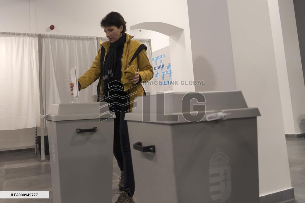 HUNGARY-BUDAPEST-PARLIAMENTARY ELECTIONS-START
