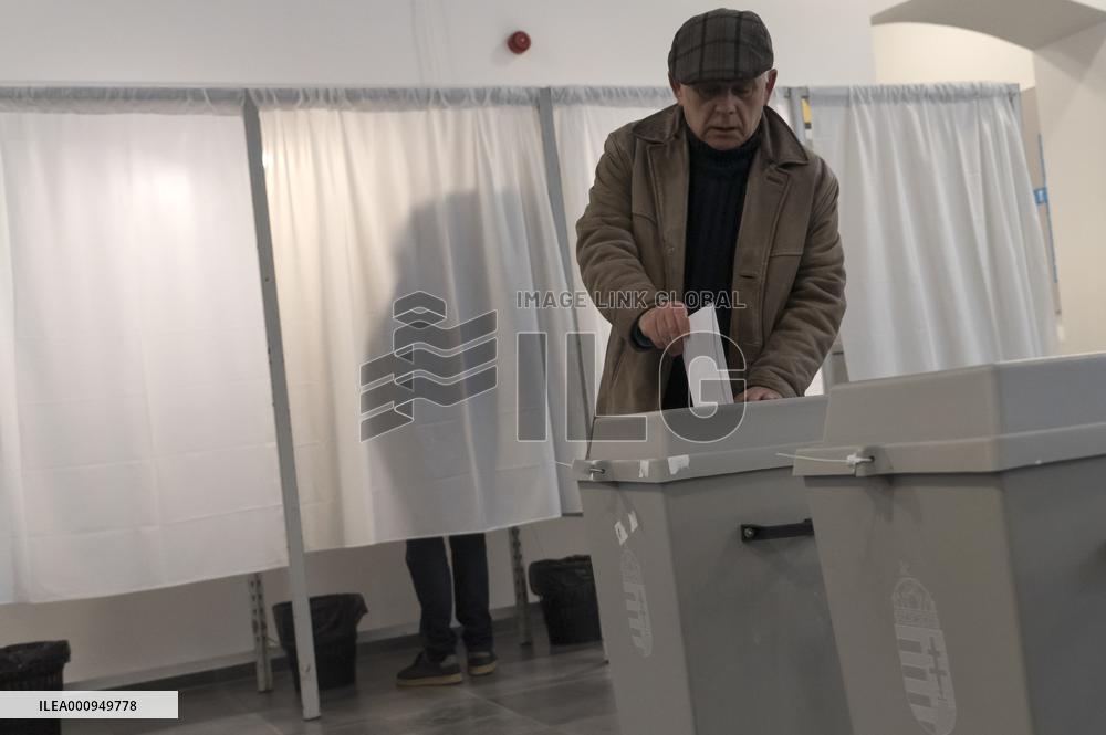 HUNGARY-BUDAPEST-PARLIAMENTARY ELECTIONS-START