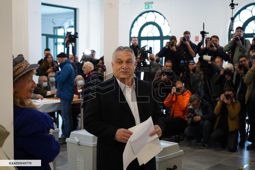 HUNGARY-BUDAPEST-PARLIAMENTARY ELECTIONS-START