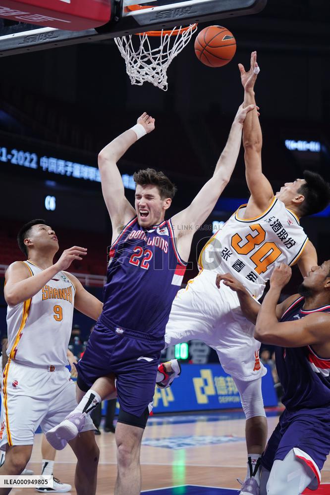 (SP)CHINA-NANCHANG-BASKETBALL-CBA LEAGUE-GUANGZHOU LOONG LIONS VS SHANXI LOONGS(CN)