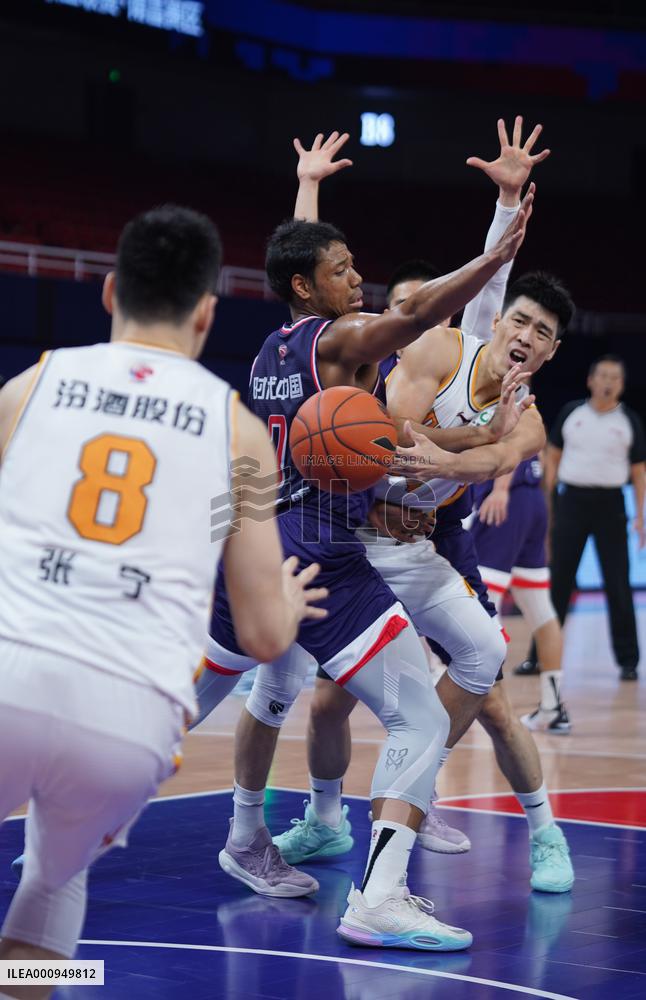 (SP)CHINA-NANCHANG-BASKETBALL-CBA LEAGUE-GUANGZHOU LOONG LIONS VS SHANXI LOONGS(CN)