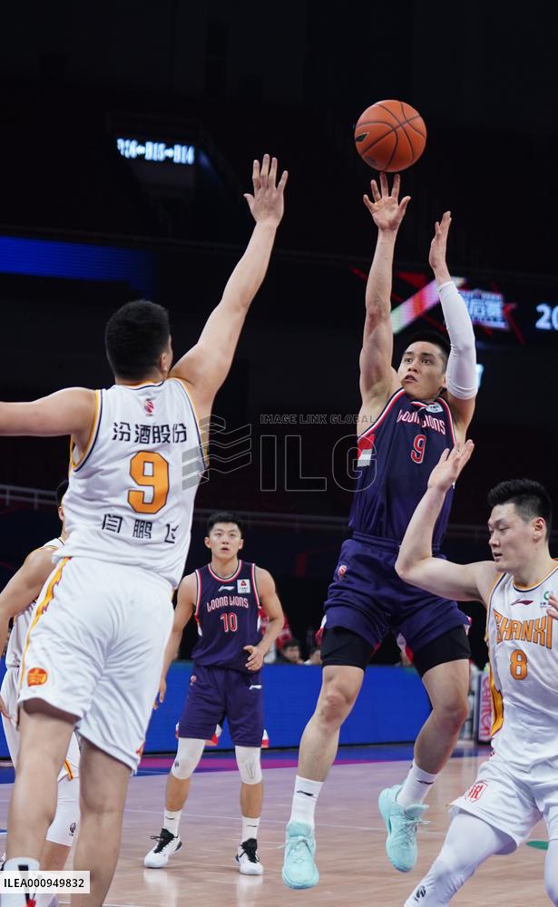 (SP)CHINA-NANCHANG-BASKETBALL-CBA LEAGUE-GUANGZHOU LOONG LIONS VS SHANXI LOONGS(CN)