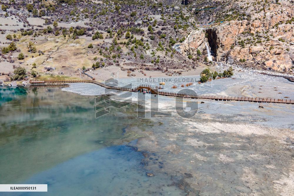 CHINA-TIBET-QAMDO-THREE-COLOURED LAKE-LANDSCAPE (CN)