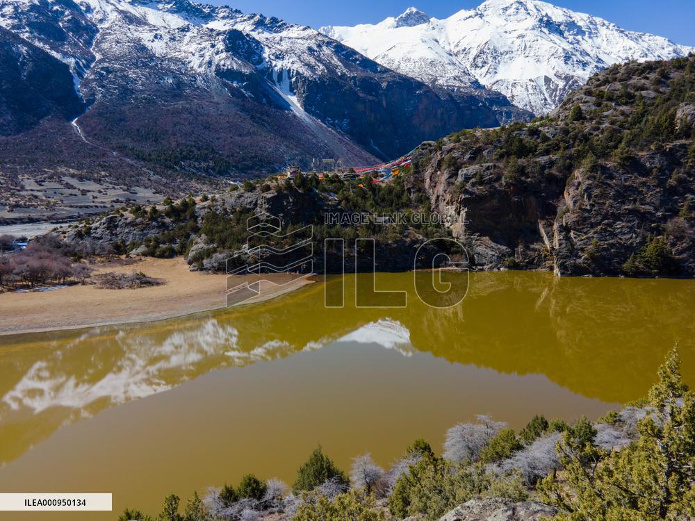 CHINA-TIBET-QAMDO-THREE-COLOURED LAKE-LANDSCAPE (CN)