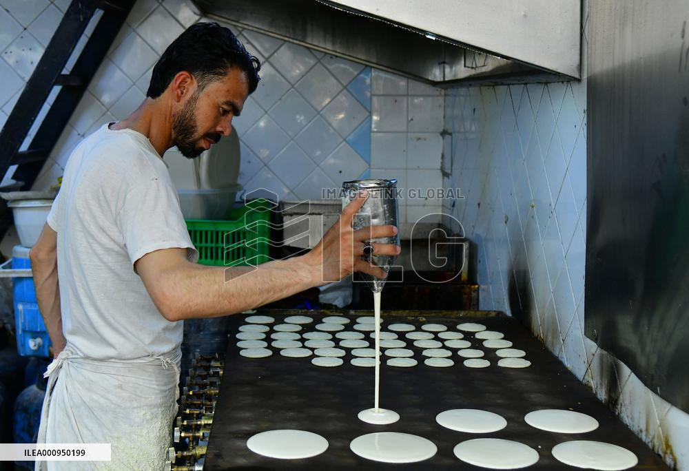SYRIA-DAMASCUS-RAMADAN-SWEETS