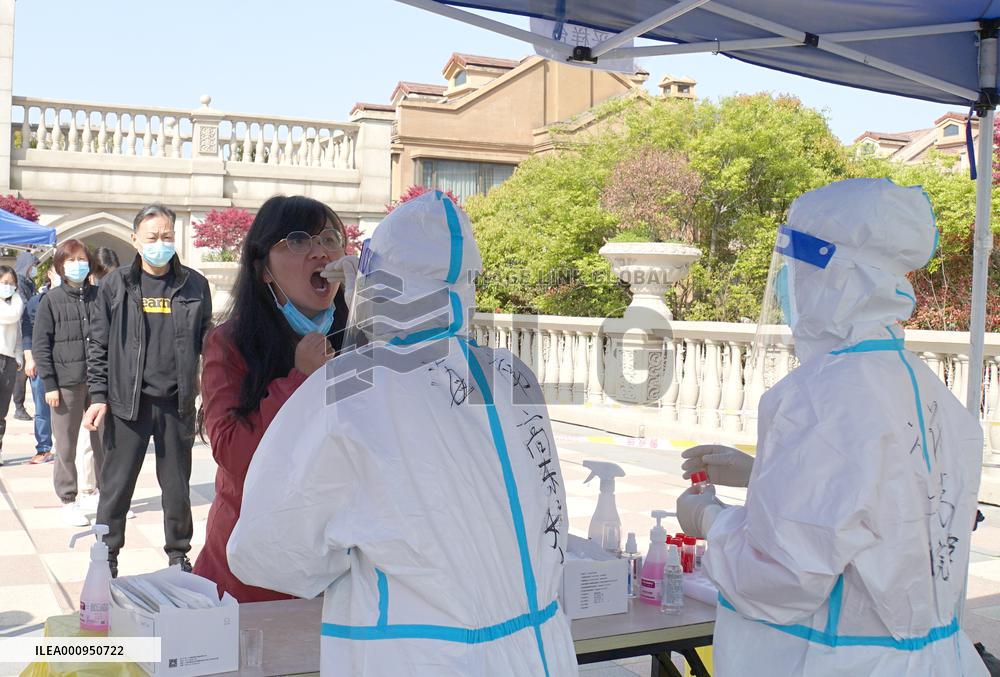 CHINA-SHANGHAI-COVID-19-TEST (CN)