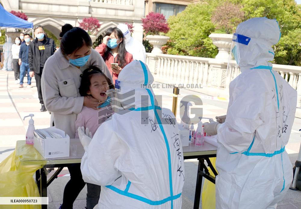 CHINA-SHANGHAI-COVID-19-TEST (CN)