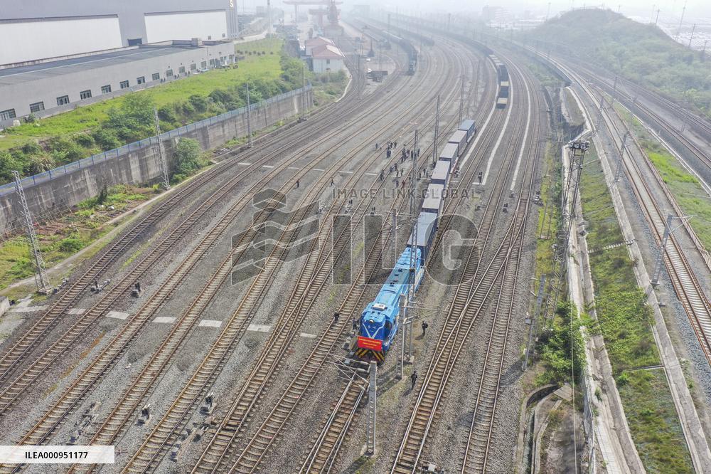 CHINA-CHONGQING-NEW INT'L LAND-SEA FREIGHT TRAIN (CN)