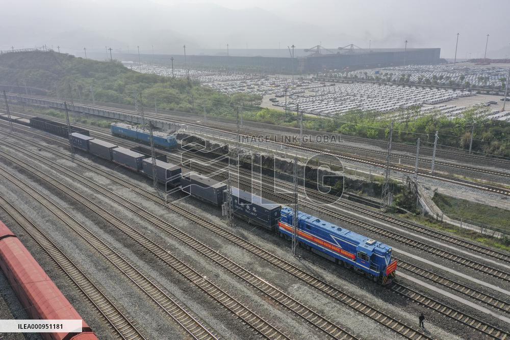 CHINA-CHONGQING-NEW INT'L LAND-SEA FREIGHT TRAIN (CN)