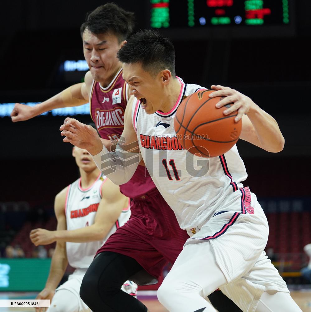 (SP)CHINA-NANCHANG-BASKETBALL-CBA LEAGUE-GUANGDONG SOUTHERN TIGHERS VS ZHEJIANG GOLDEN BULLS (CN)