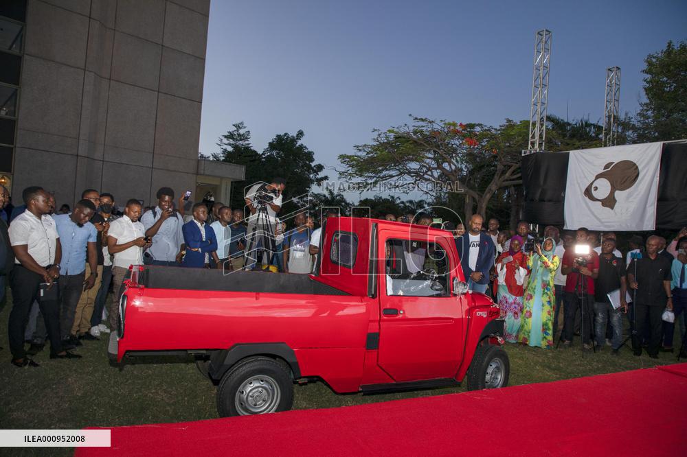 TANZANIA-DAR ES SALAAM-CARTOONIST-CUM-RADIO PRESENTER-ELECTRIC CAR-MAKING