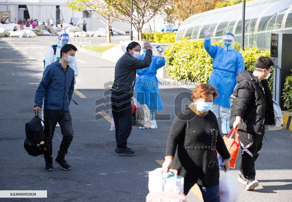CHINA-SHANGHAI-PATIENTS-COVID-19-RECOVERY (CN)