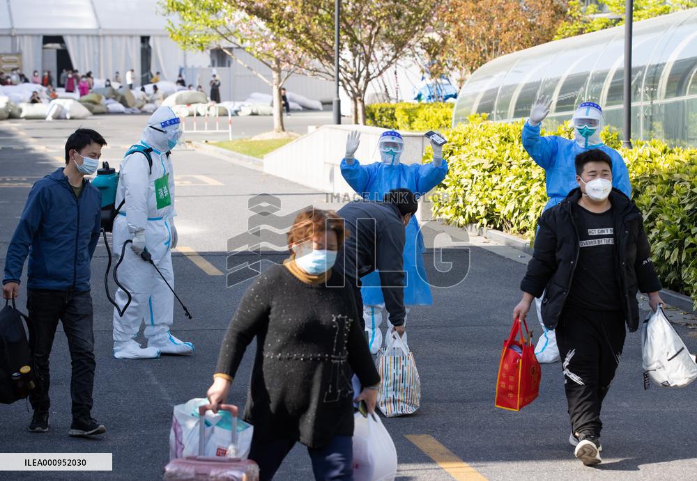 CHINA-SHANGHAI-PATIENTS-COVID-19-RECOVERY (CN)