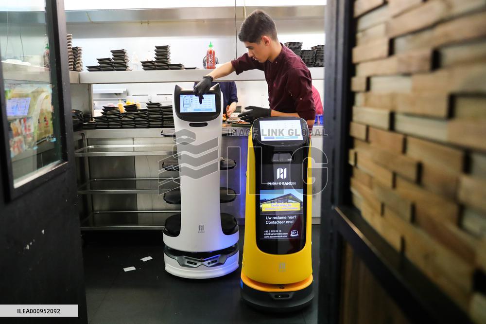 BELGIUM-SINT-NIKLAAS-RESTAURANT-ROBOT