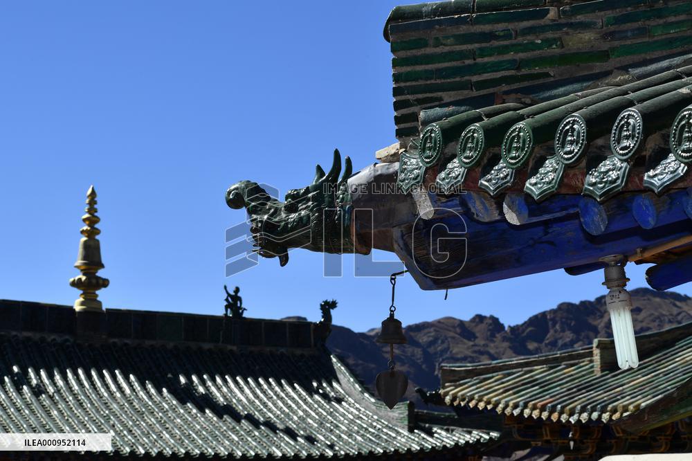 Xinhua Headlines: Tibetan relics show solid bonds between plateau and plains