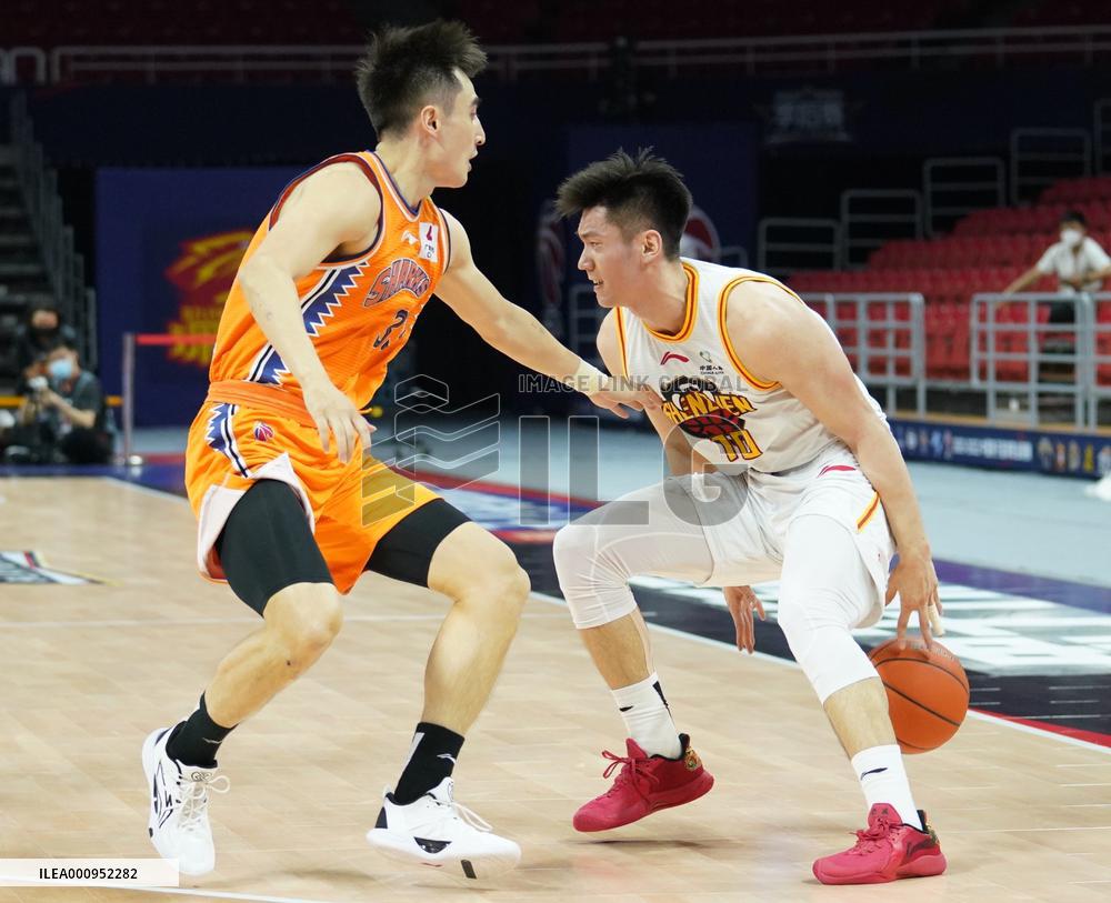 (SP)CHINA-NANCHANG-BASKETBALL-CBA LEAGUE-SHANGHAI SHARKS VS SHENZHEN LEOPARDS (CN)