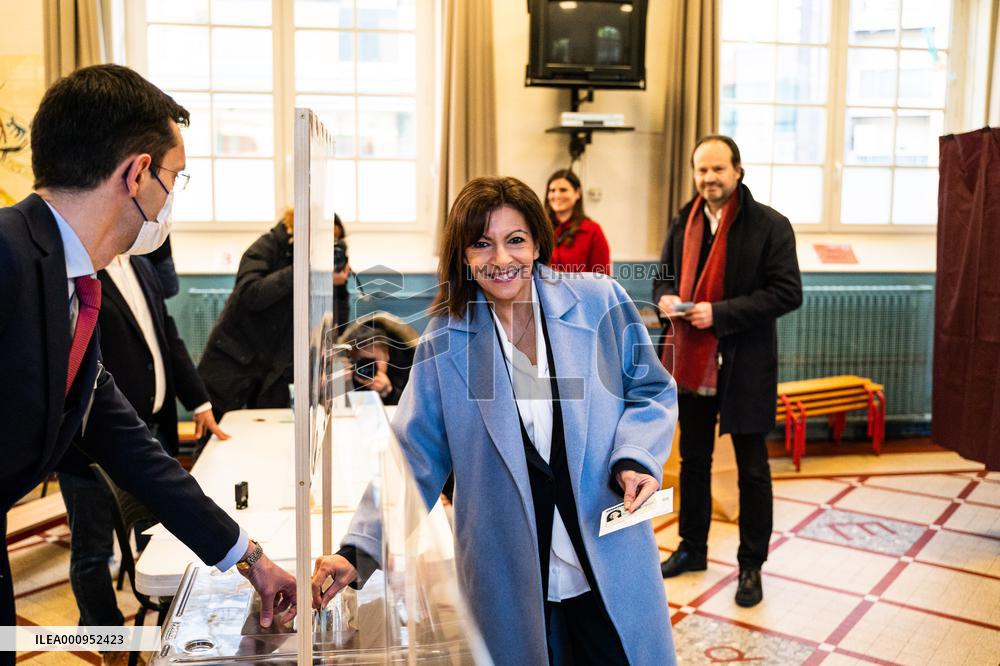 FRANCE-PRESIDENTIAL ELECTIONS-FIRST ROUND-VOTE